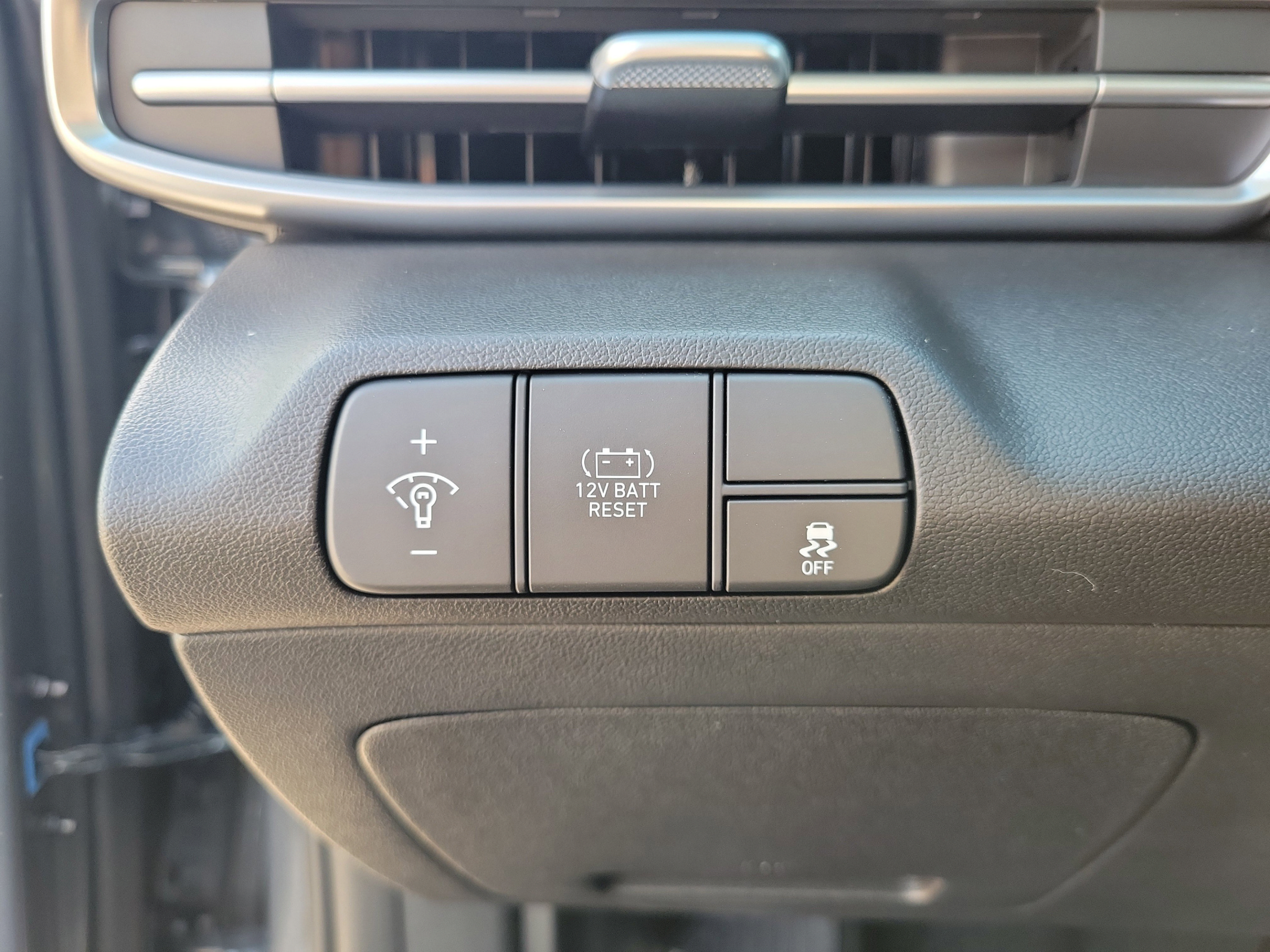 New 2025 Hyundai Elantra Hybrid FWD image 17