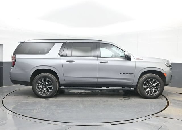 Used 2023 Chevrolet Suburban Z71 w/ Luxury Package AWD/4WD image 15