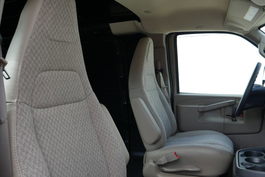 New 2026 Chevrolet Express 3500 Extended image 18