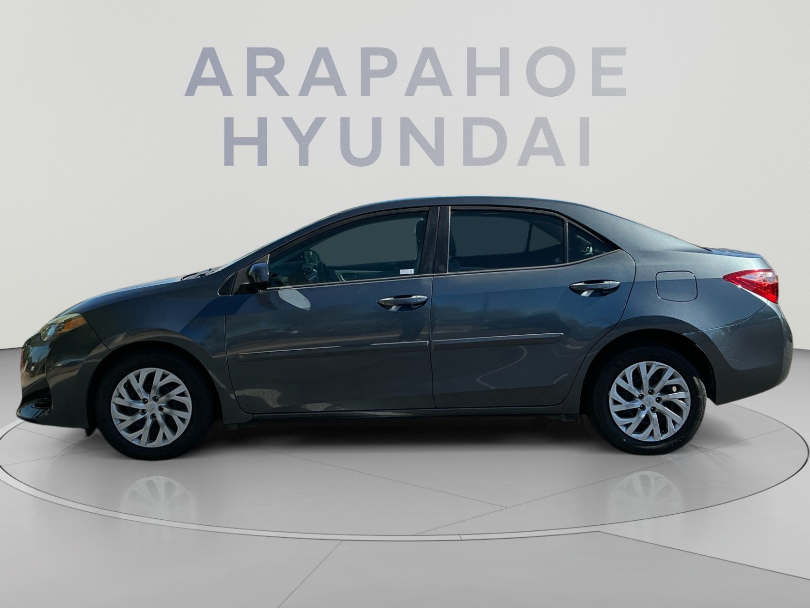 Used 2017 Toyota Corolla LE w/ Carpet Mat Package (TMS) FWD image 2