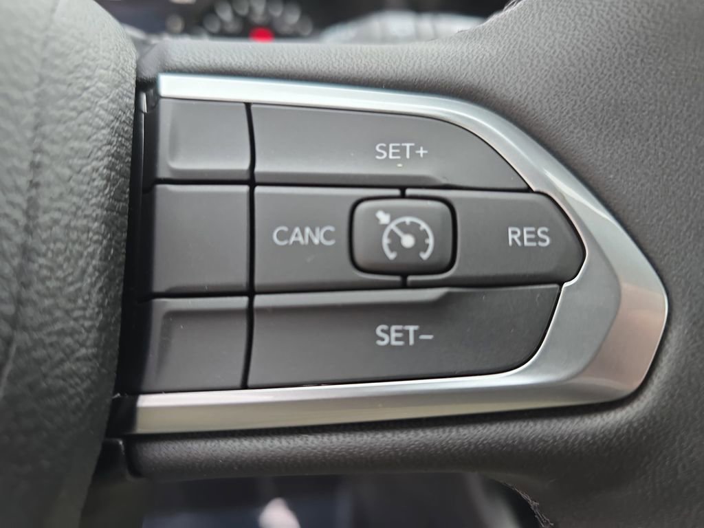 New 2026 Jeep Compass Latitude image 18