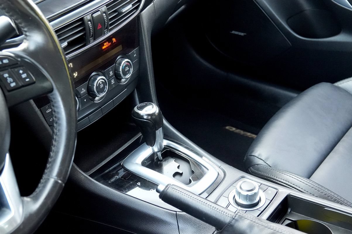 Used 2014 MAZDA MAZDA6 Touring w/ Touring Technology Package FWD image 9