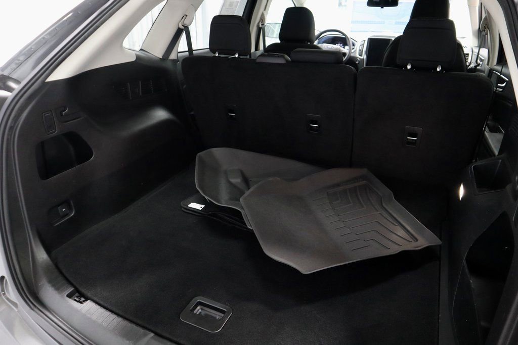 Certified 2023 Ford Edge SE image 13