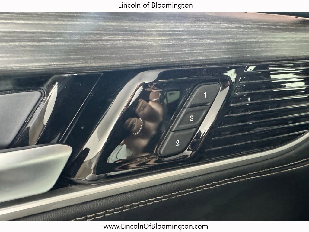 Used 2024 Jeep Wagoneer L Series II w/ Flexible Seating Group image 40