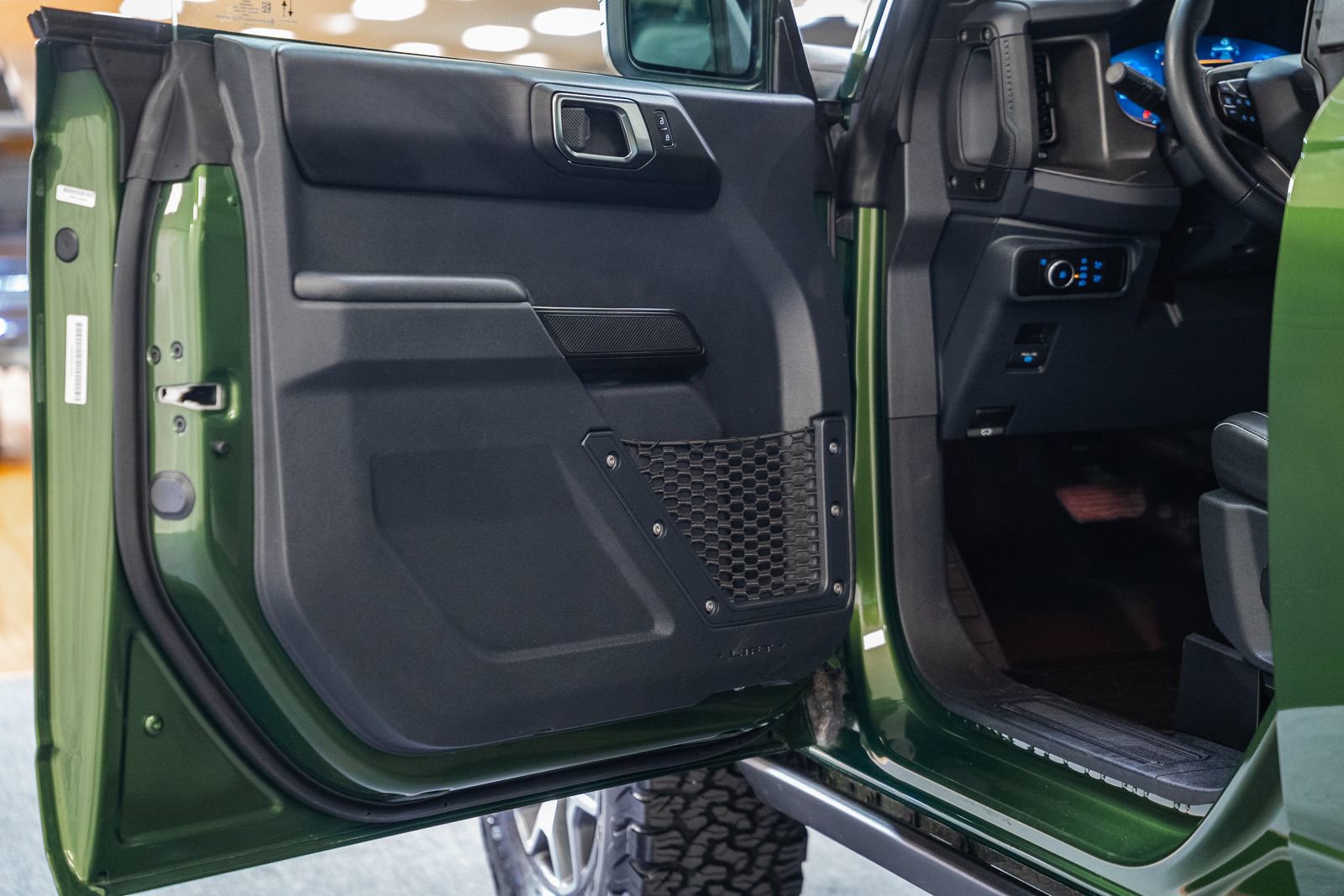 Certified 2025 Ford Bronco Badlands image 41