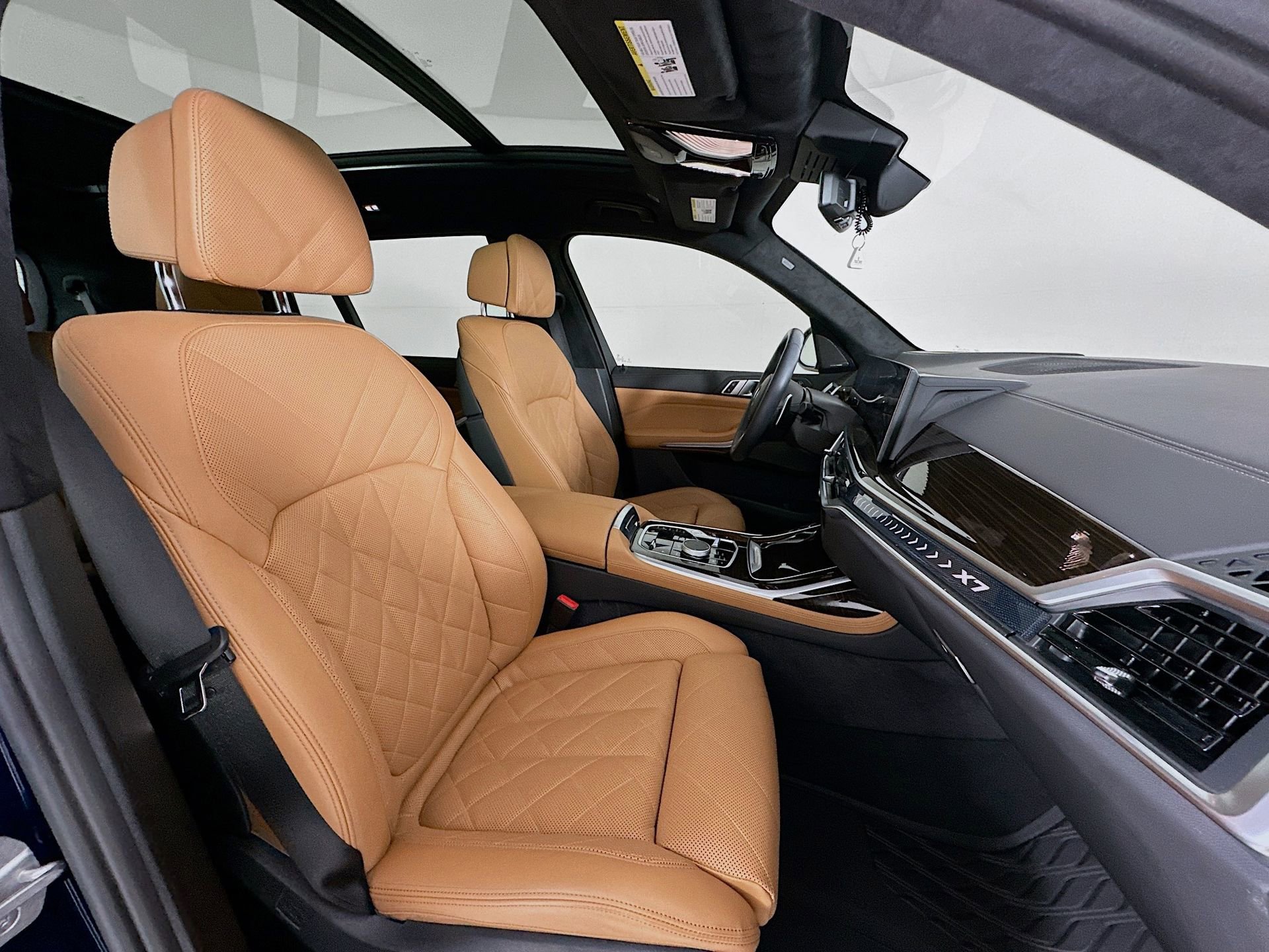 Used 2024 BMW X7 xDrive40i w/ M Sport Package image 31