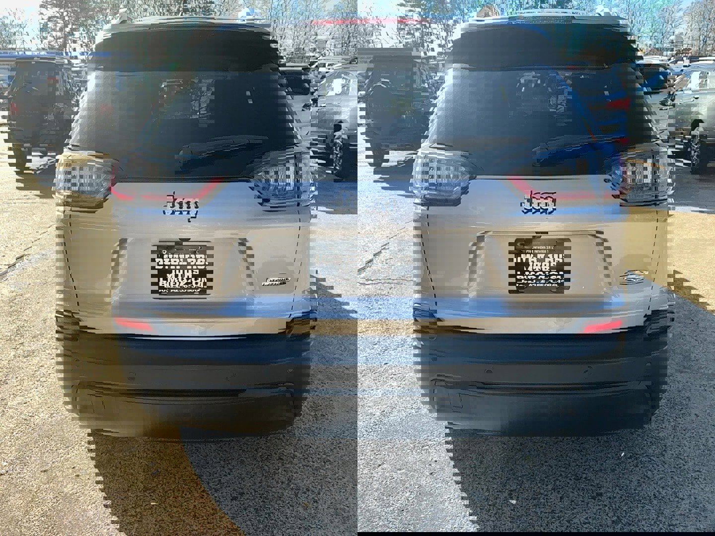 Used 2020 Jeep Cherokee Latitude Plus image 6