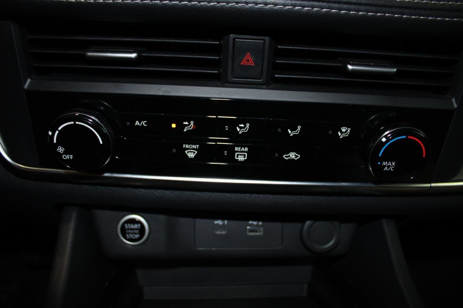 Used 2023 Nissan Rogue S image 19