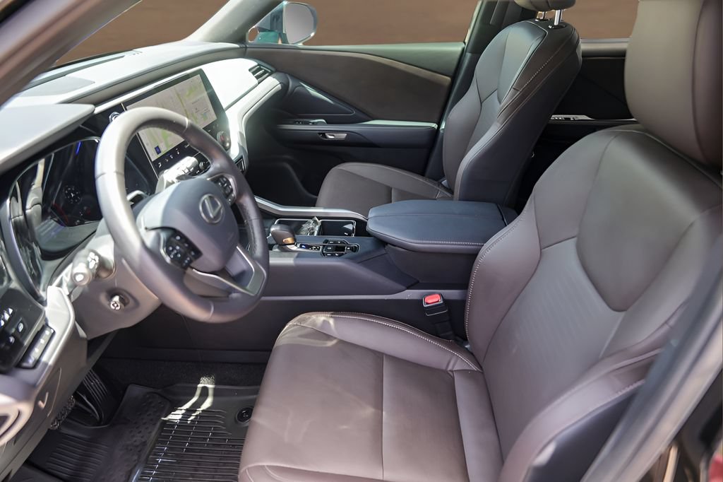 Used 2025 Lexus TX 350 AWD image 9
