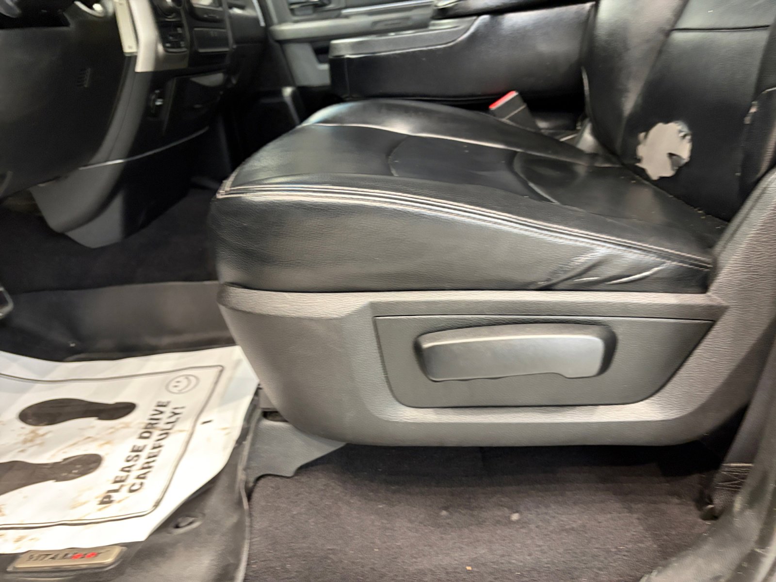 Used 2017 RAM 1500 Classic SLT AWD/4WD image 14