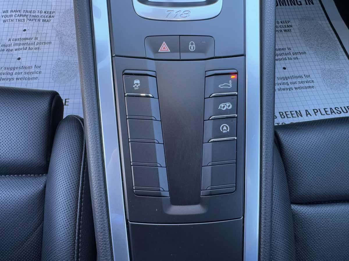 Used 2018 Porsche 718 Cayman S image 25