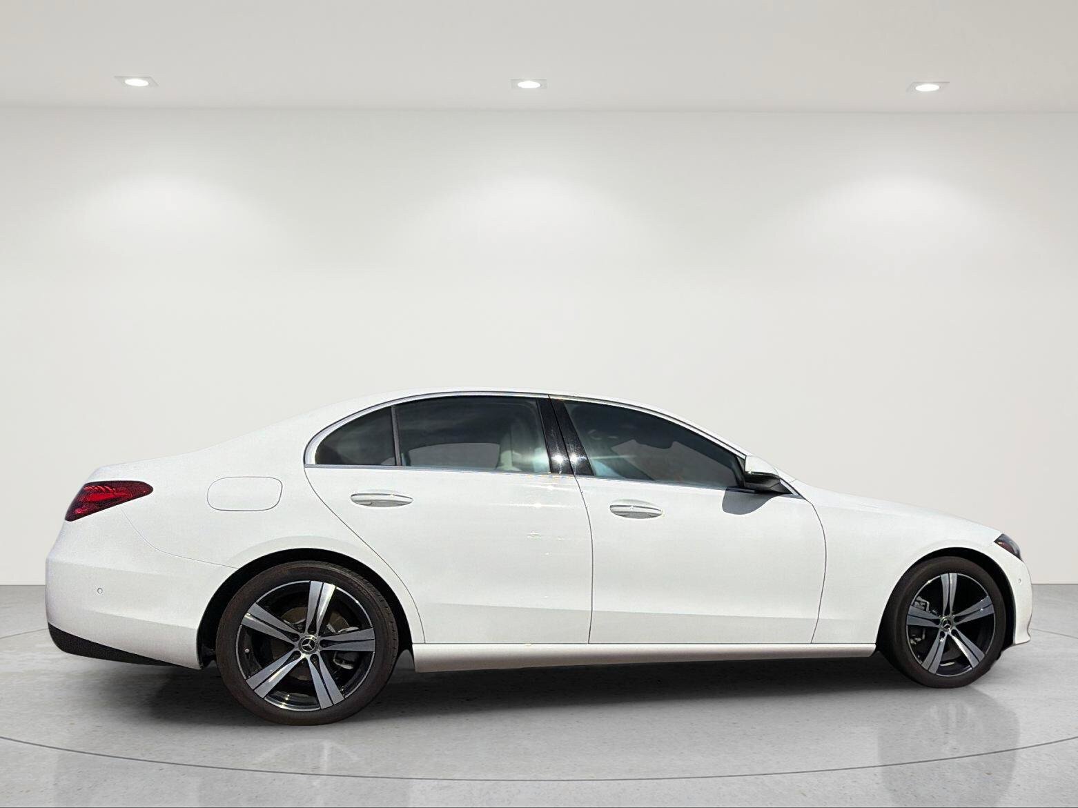 Used 2023 Mercedes-Benz C 300 Sedan image 5