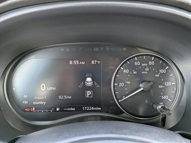 Used 2023 Nissan Kicks SR w/ SR Premium Package FWD image 12