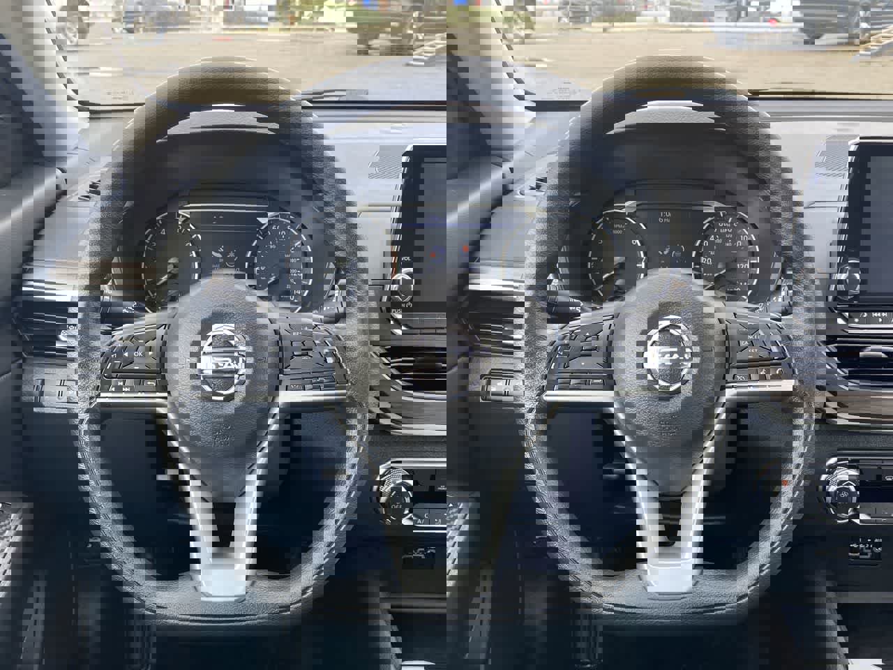 Used 2025 Nissan Altima 2.5 SV image 14