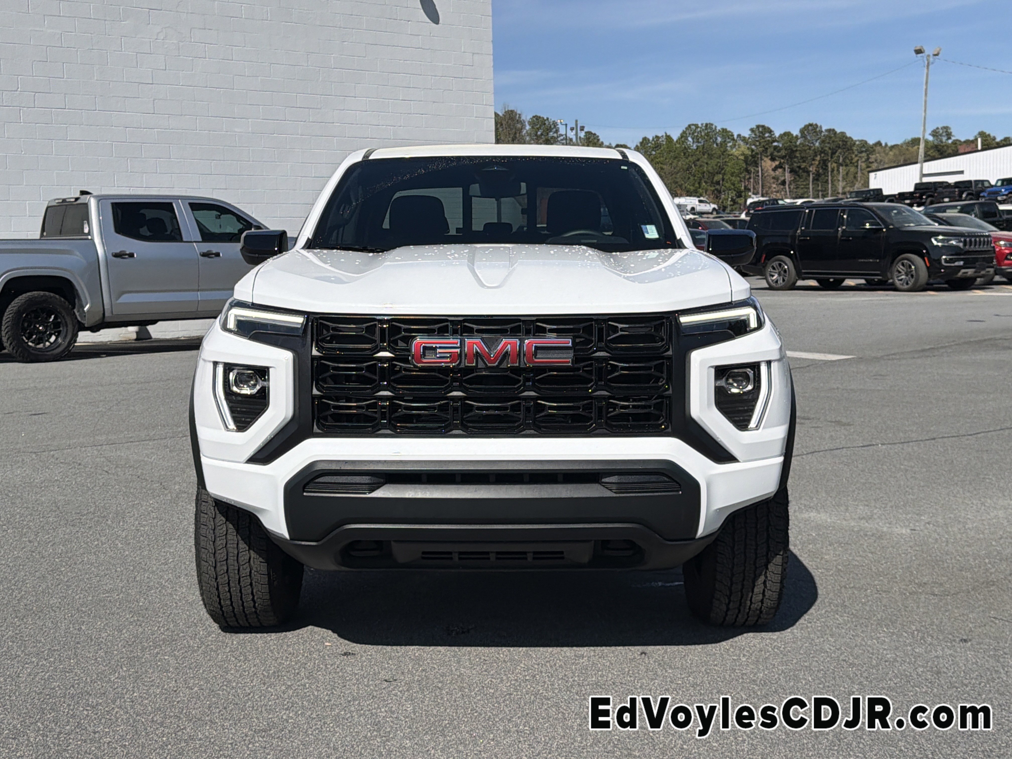 Used 2025 GMC Canyon Elevation image 2