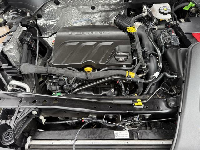 Certified 2025 Chevrolet Trax LT FWD image 35