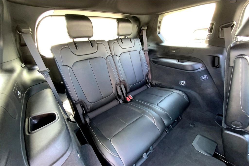 Used 2023 Jeep Grand Cherokee L Overland image 18