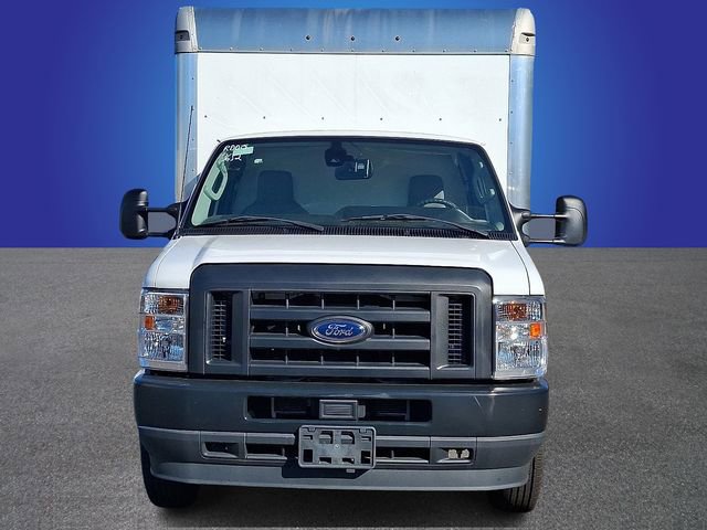 Used 2024 Ford E-450 and Econoline 450 Super Duty w/ Driver's Safety Package image 2