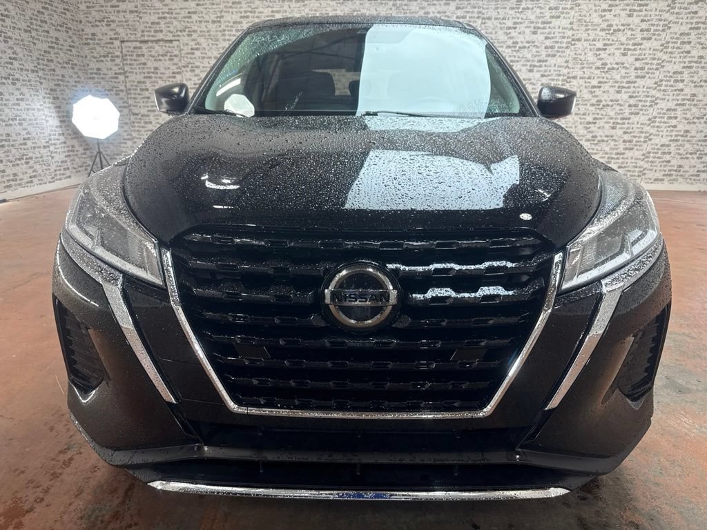 Used 2021 Nissan Kicks S FWD image 2