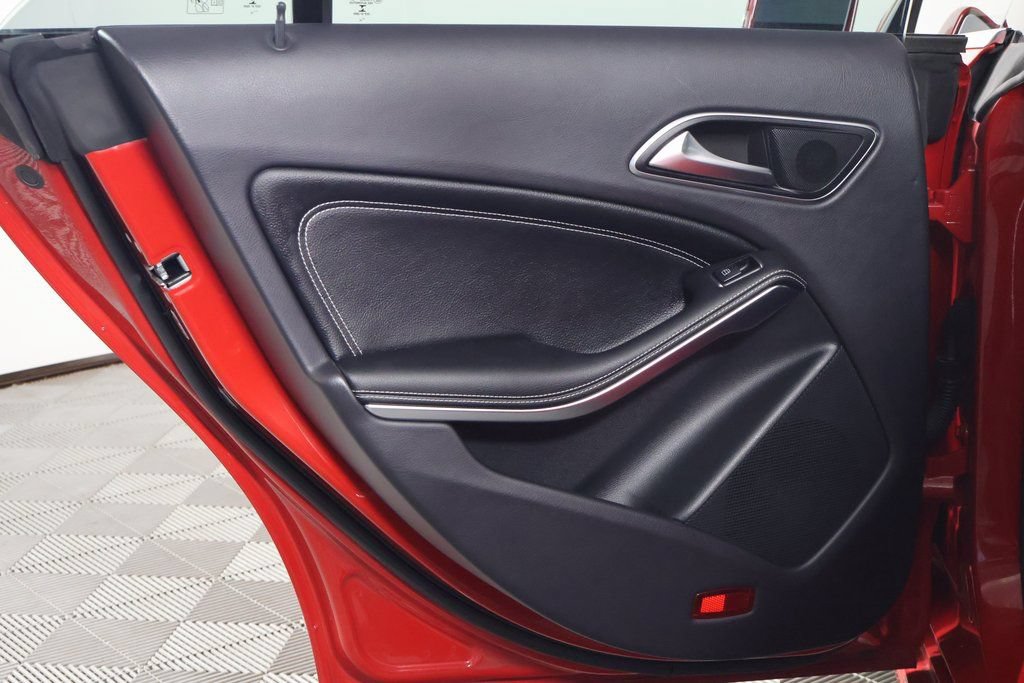 Used 2017 Mercedes-Benz CLA 250 image 13