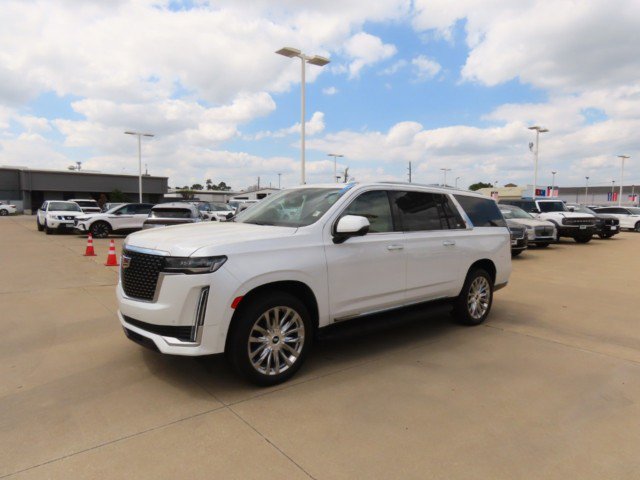 Used 2023 Cadillac Escalade ESV Premium Luxury image 2