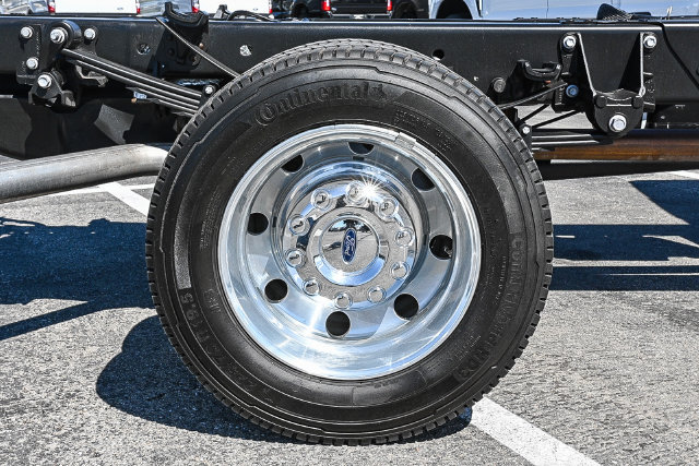 Certified 2022 Ford F550 4x4 Crew Cab Super Duty image 8