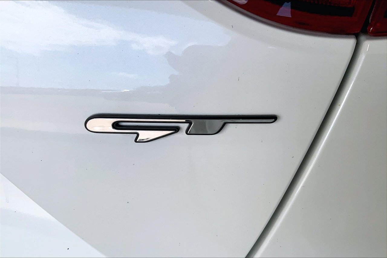Used 2021 Kia Stinger GT1 RWD image 7