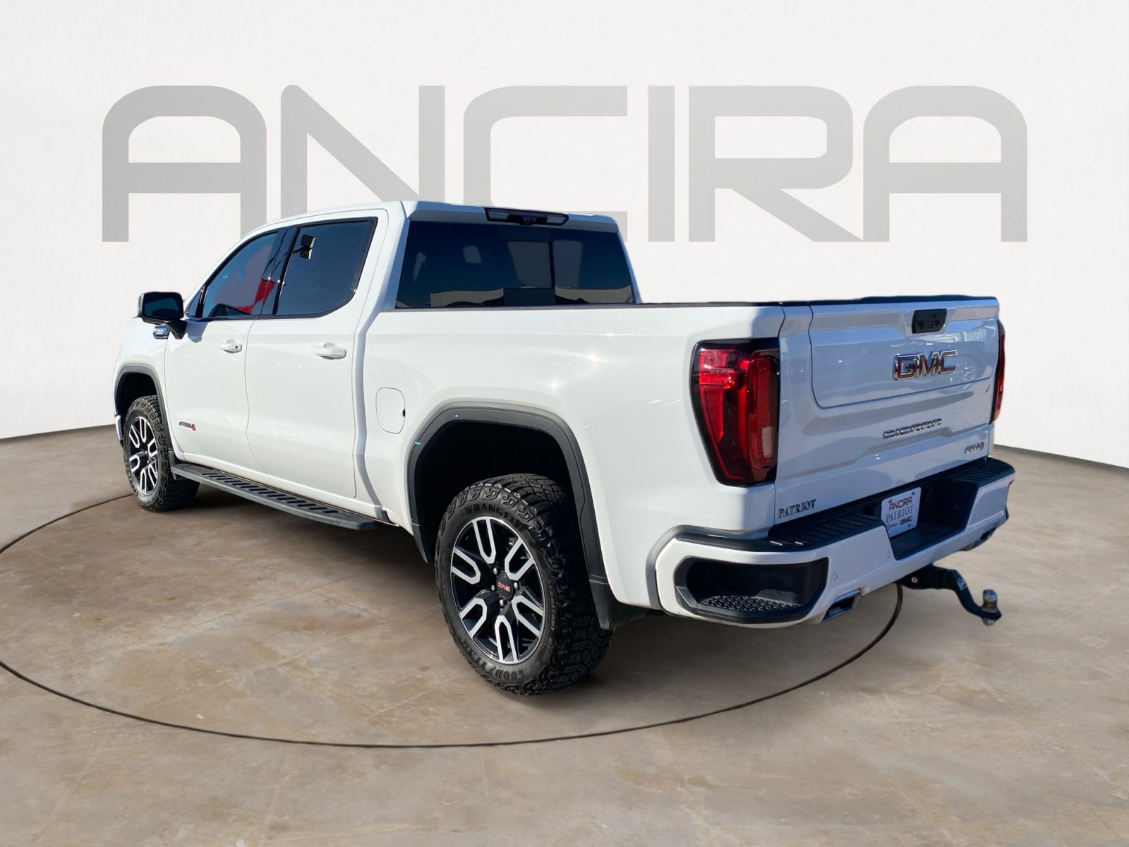 Used 2024 GMC Sierra 1500 AT4 w/ Technology Package image 8