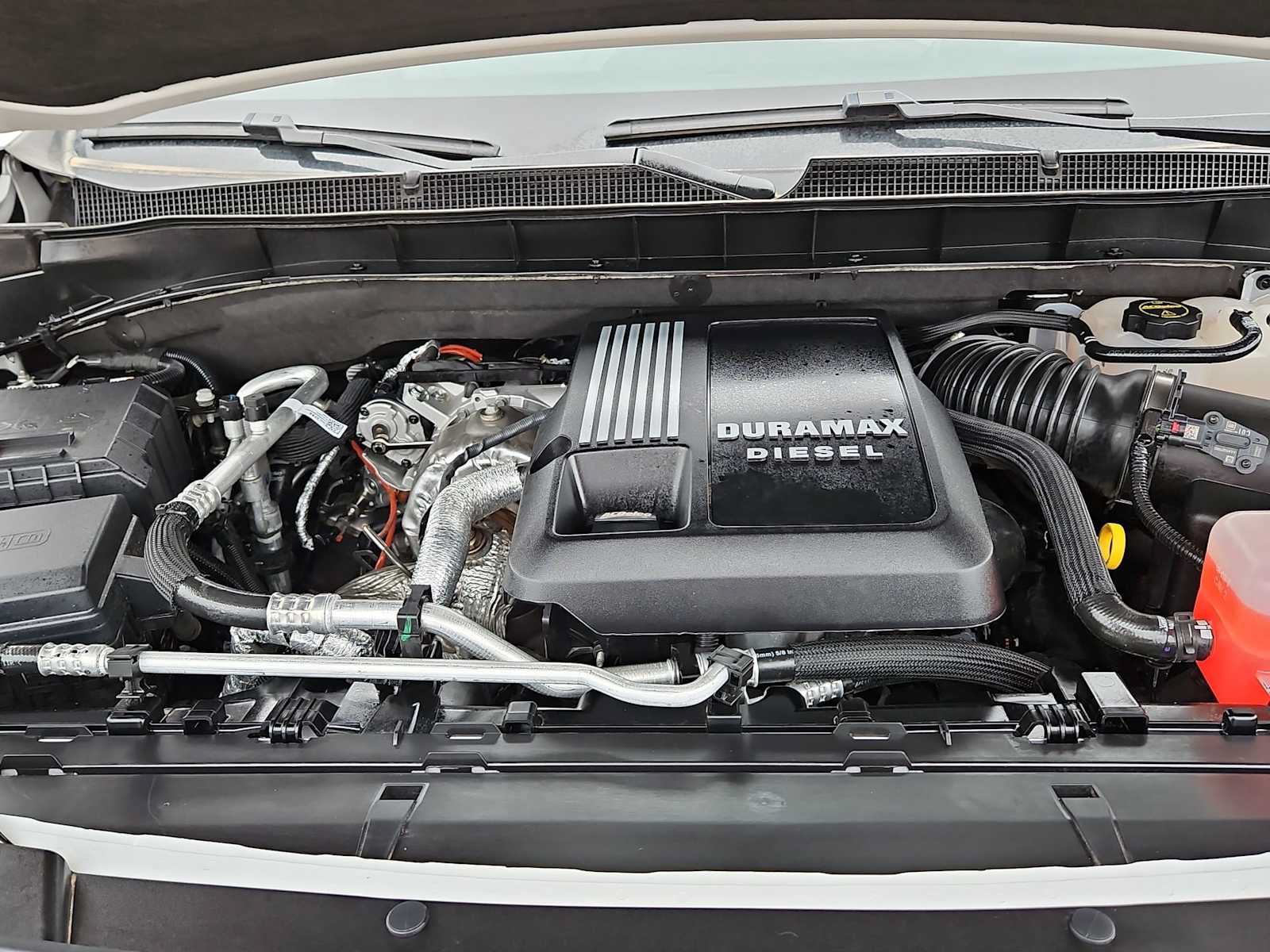 Used 2025 Chevrolet Suburban Premier RWD image 13