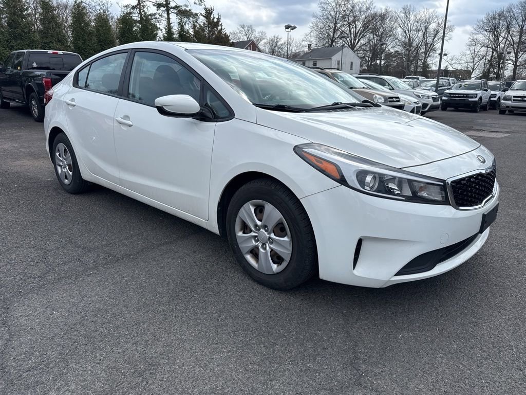 Used 2018 Kia Forte LX w/ LX Rear Camera Package image 3