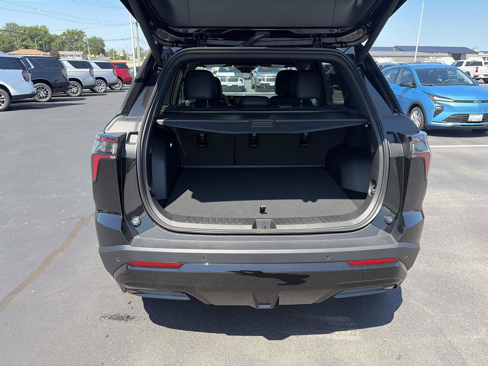 New 2027 Chevrolet Equinox RS w/ Safety and Technology Package AWD/4WD image 5