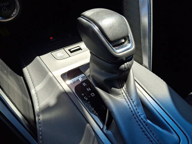 Used 2024 Toyota Venza Limited AWD/4WD image 16