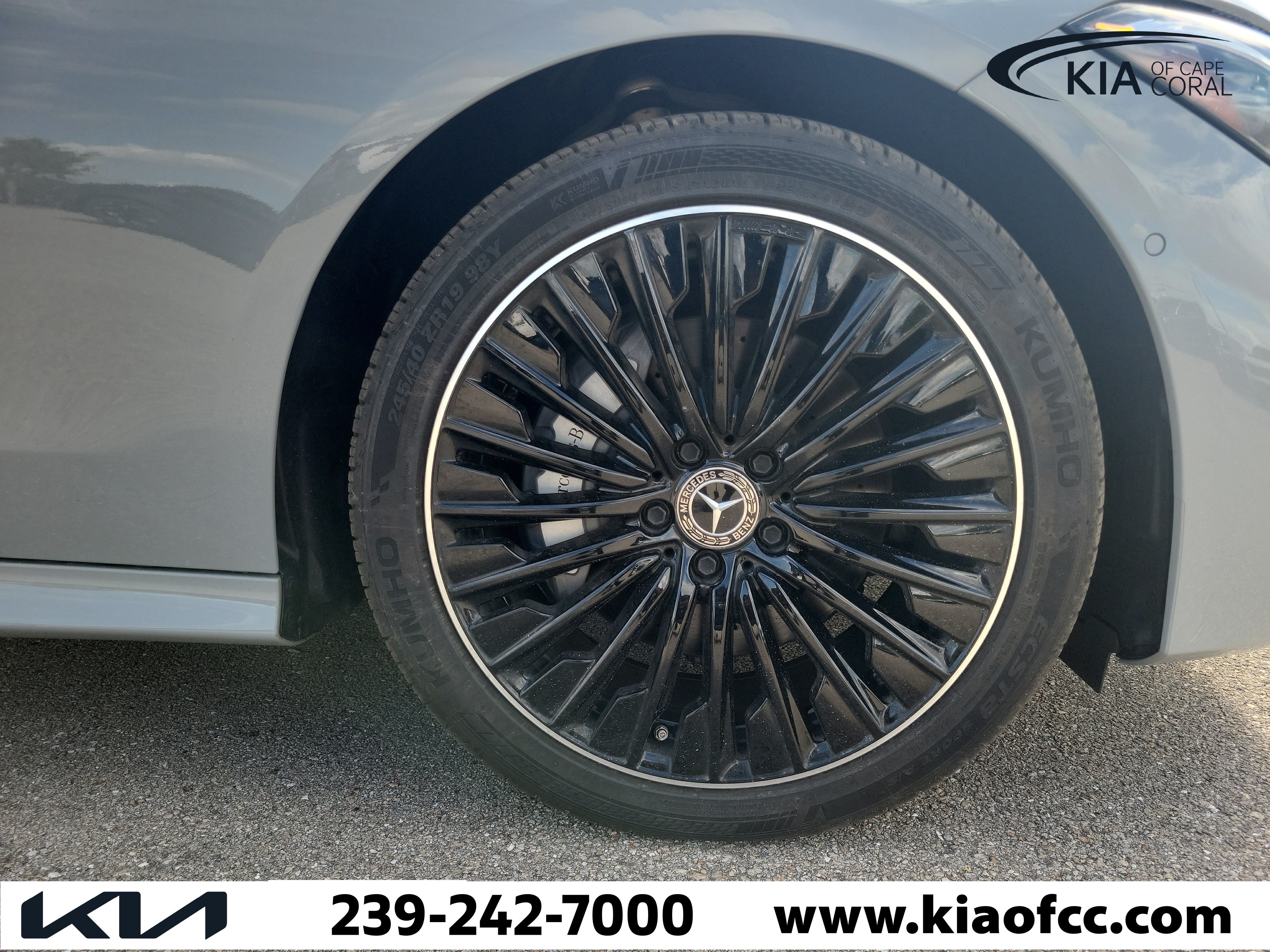 Used 2024 Mercedes-Benz CLE 300 4MATIC Coupe image 7