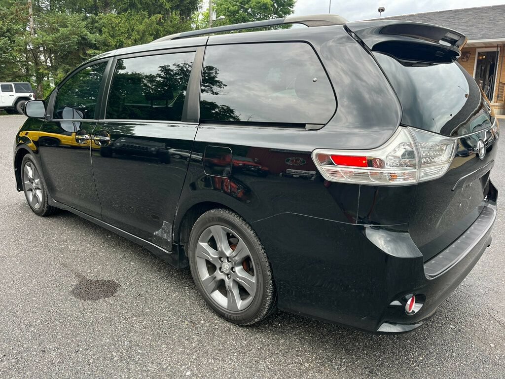 Used 2016 Toyota Sienna SE Premium FWD image 5
