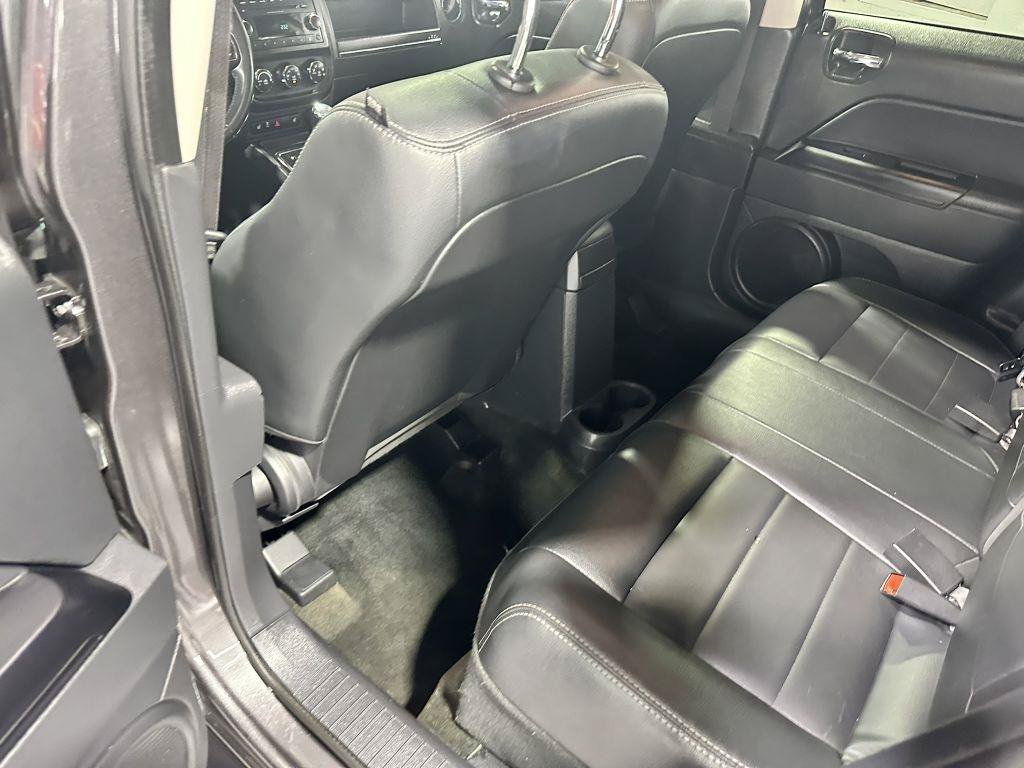 Used 2016 Jeep Patriot High Altitude AWD/4WD image 23