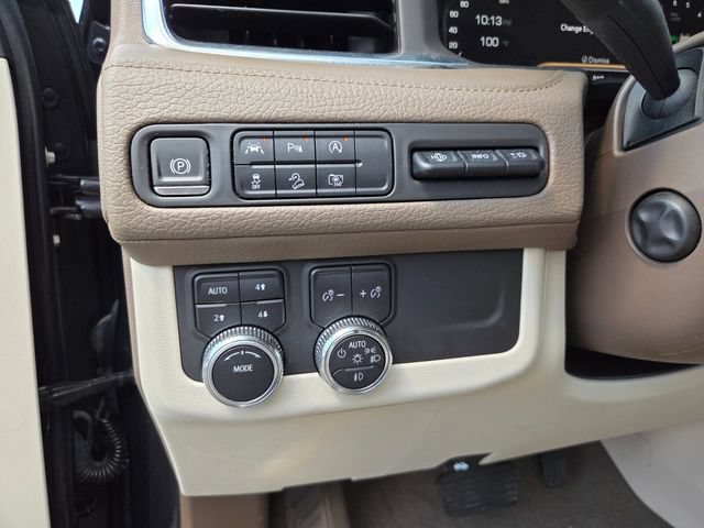 Used 2023 GMC Yukon Denali AWD/4WD image 10