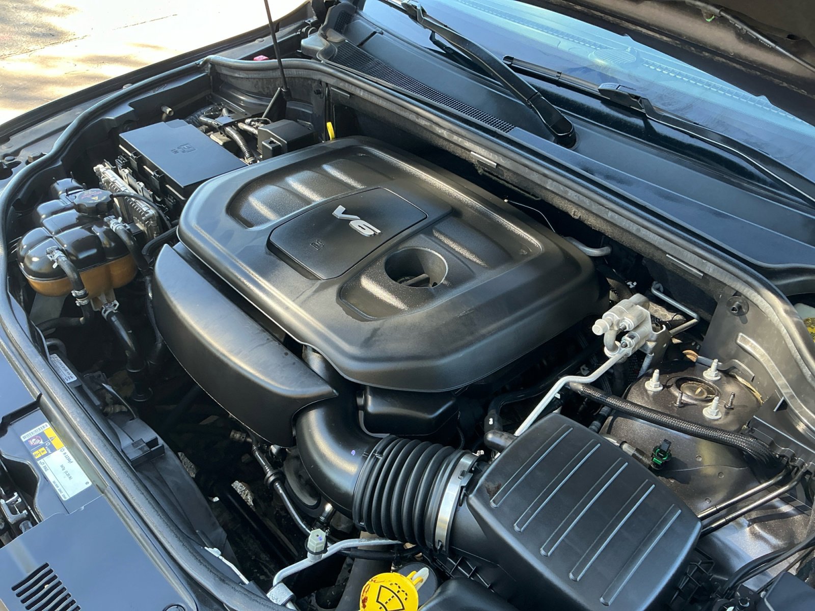 Used 2018 Jeep Grand Cherokee Limited w/ Luxury Group II image 22