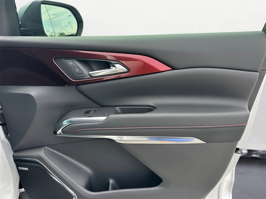 Used 2025 Chevrolet Traverse Z71 w/ Enhanced Driving Package image 12