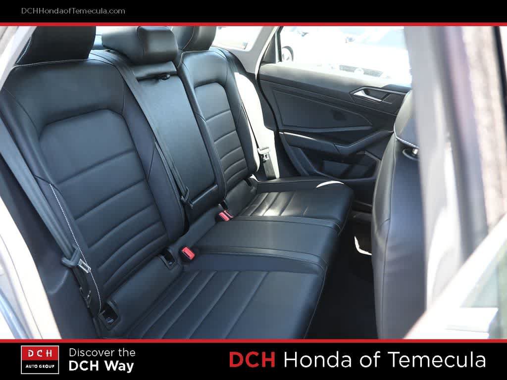 Used 2024 Volkswagen Jetta SE FWD image 21