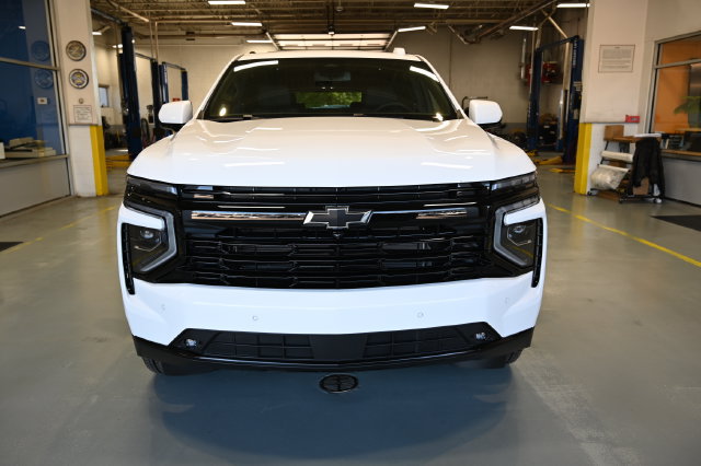New 2026 Chevrolet Suburban RST w/ RST Capability Package AWD/4WD image 2