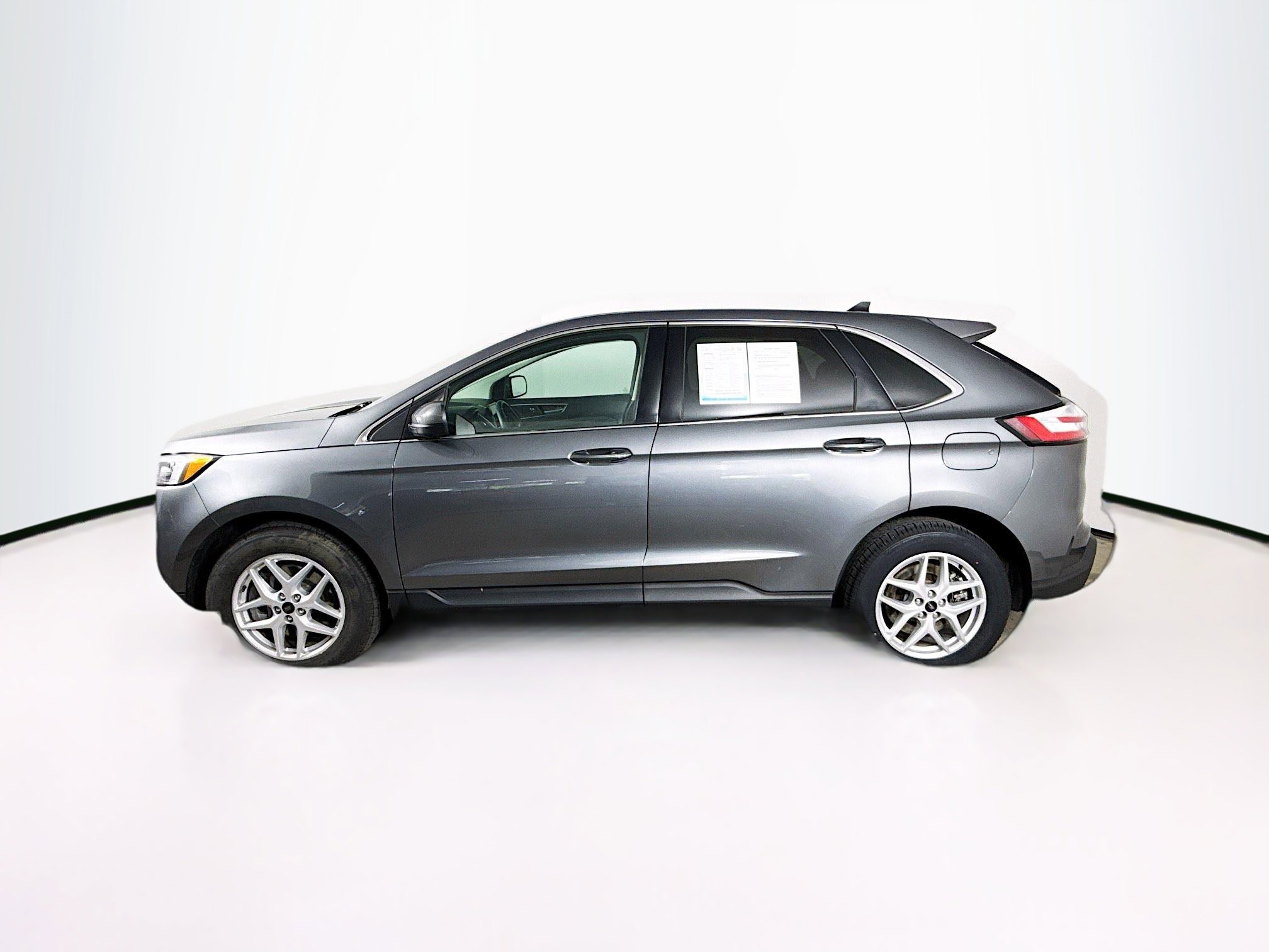 Used 2024 Ford Edge SEL AWD/4WD image 7
