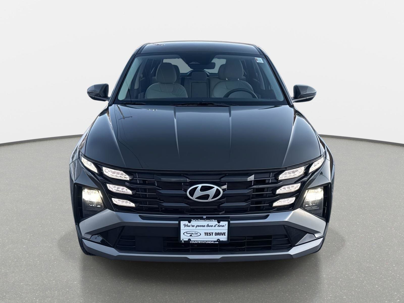 Certified 2025 Hyundai Tucson SE image 2