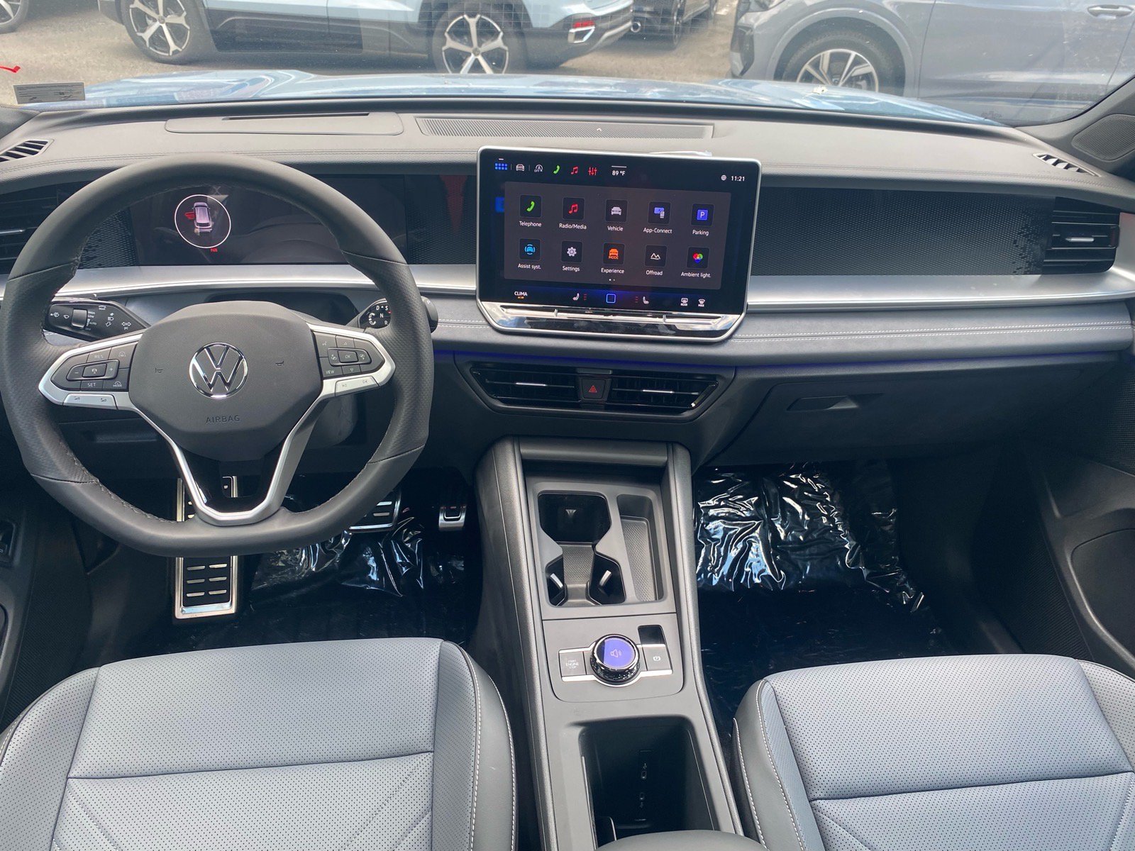 New 2026 Volkswagen Tiguan SE R-Line FWD image 5