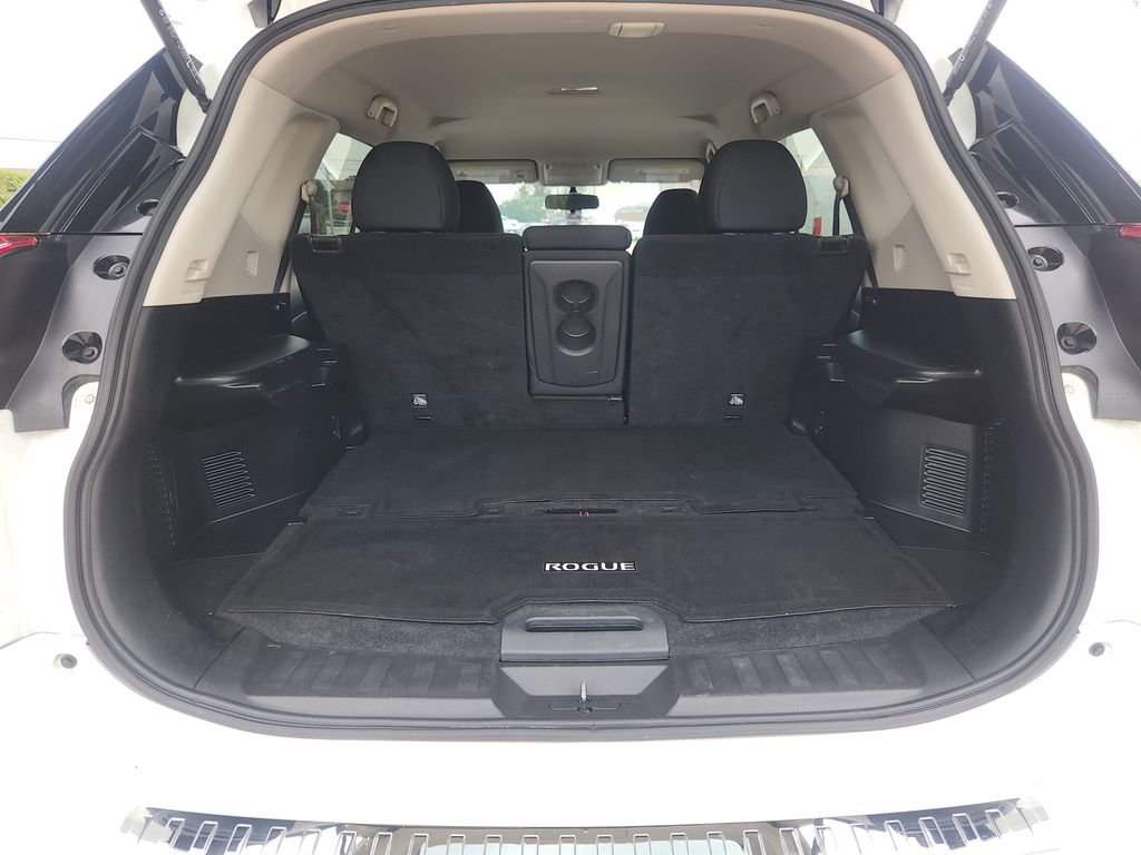Used 2017 Nissan Rogue SV AWD/4WD image 13