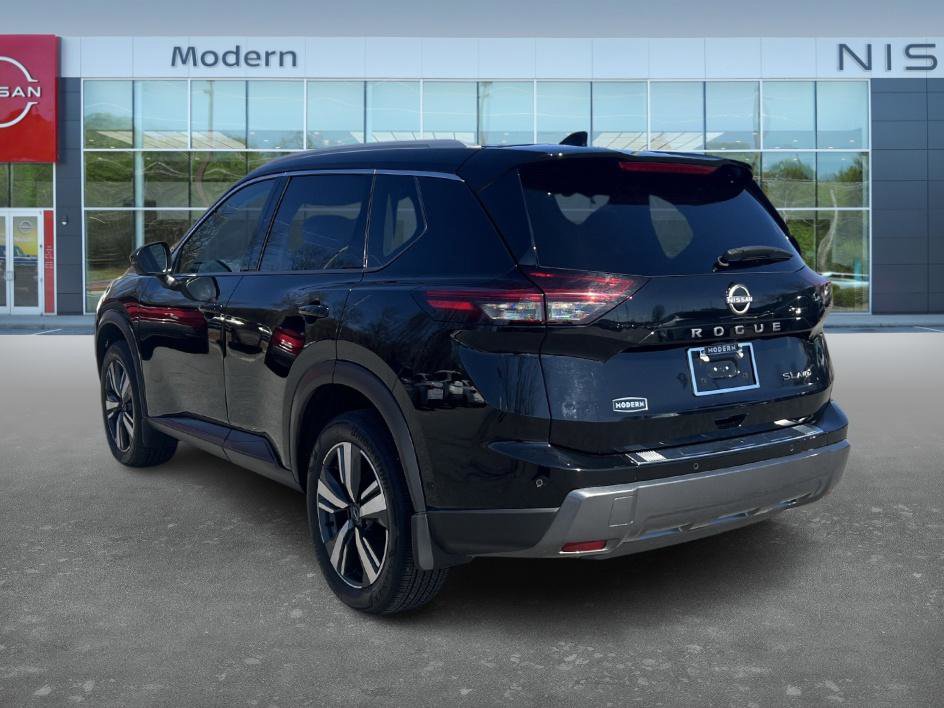 Certified 2024 Nissan Rogue SL w/ SL Premium Package image 7
