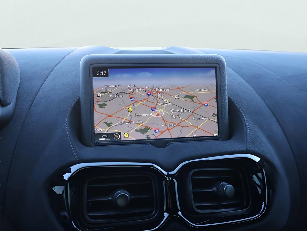 Used 2020 Aston Martin V8 Vantage Coupe image 18