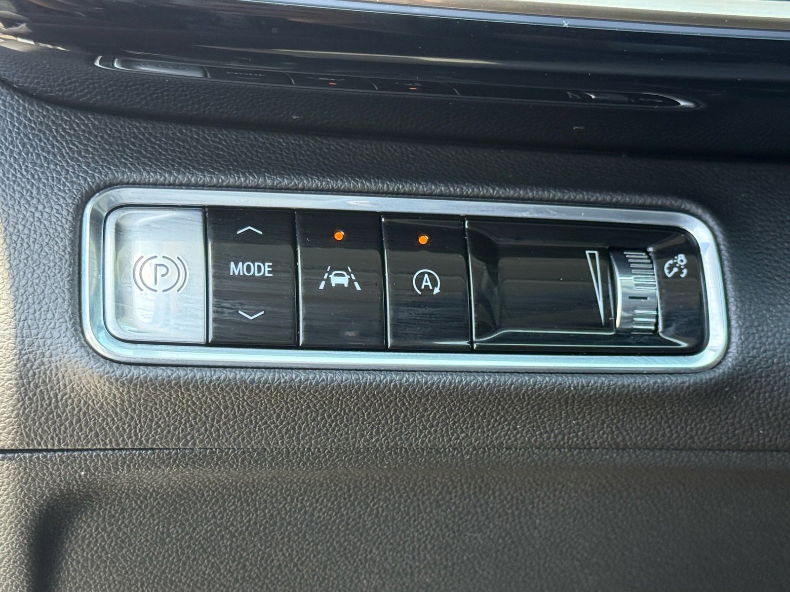 Used 2024 Buick Envision Avenir AWD/4WD image 23