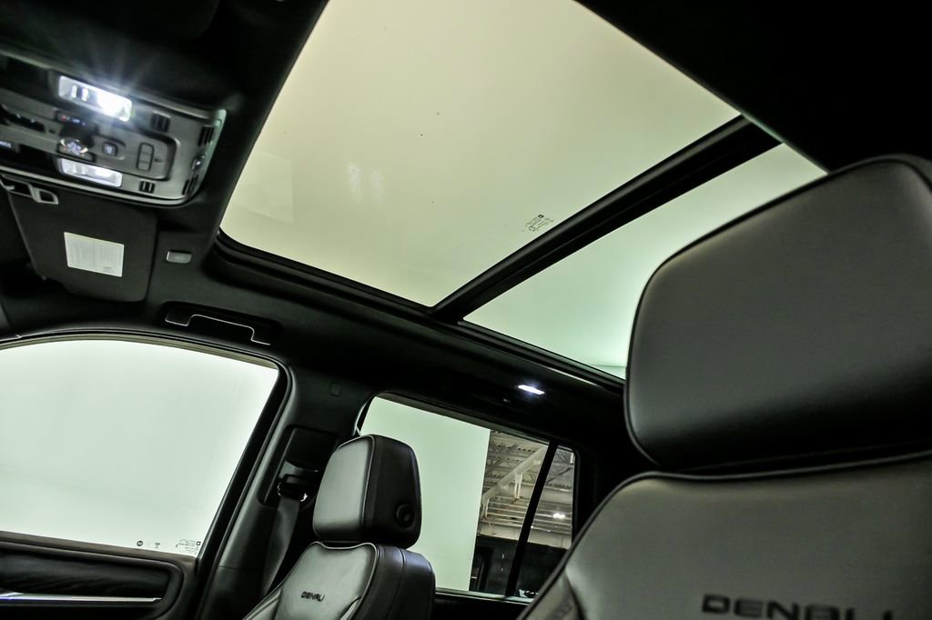 Used 2021 GMC Yukon Denali w/ Denali Premium Package AWD/4WD image 15