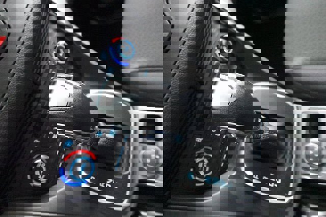 Used 2017 Ford C-MAX SE image 19