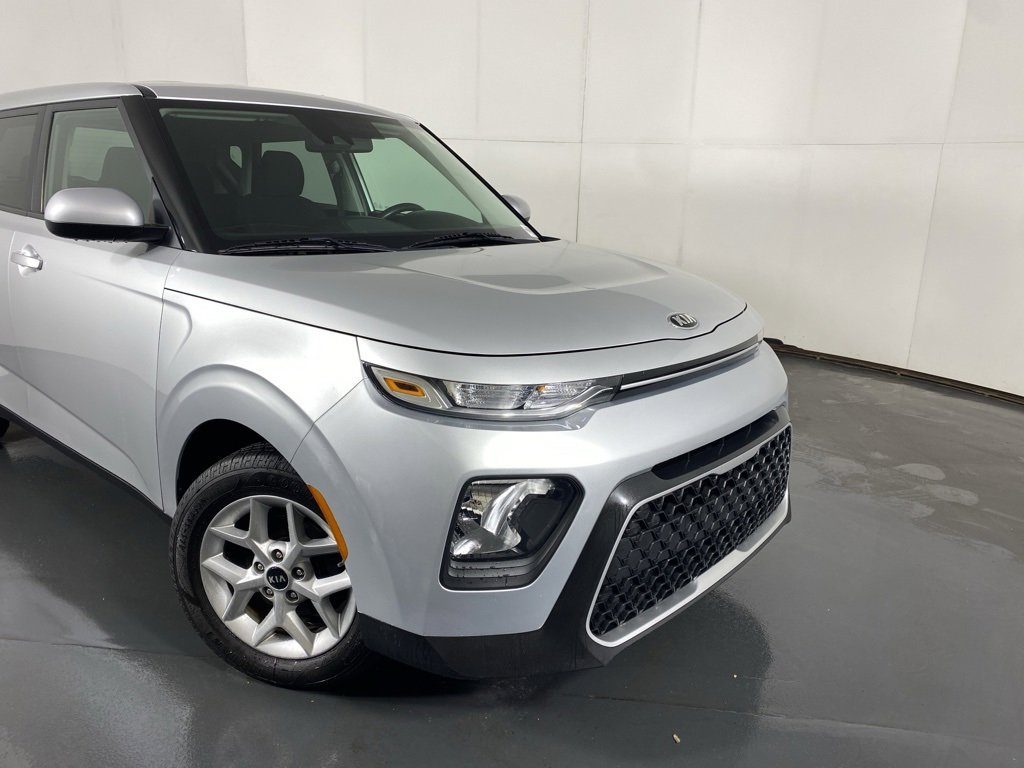 Used 2021 Kia Soul S image 2